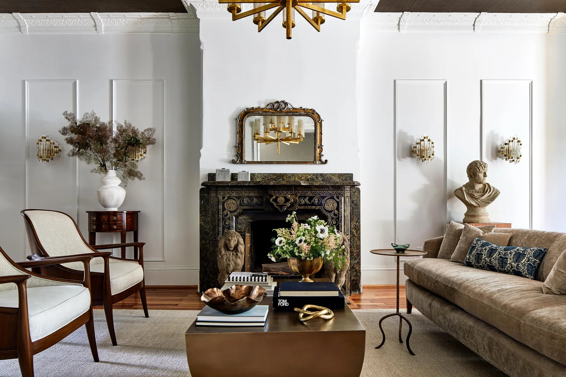 Room by Darlene Molner painted in Extra White