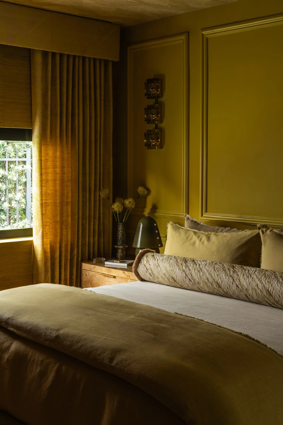 Room by MONIOMI Design painted in Hollywood Gold