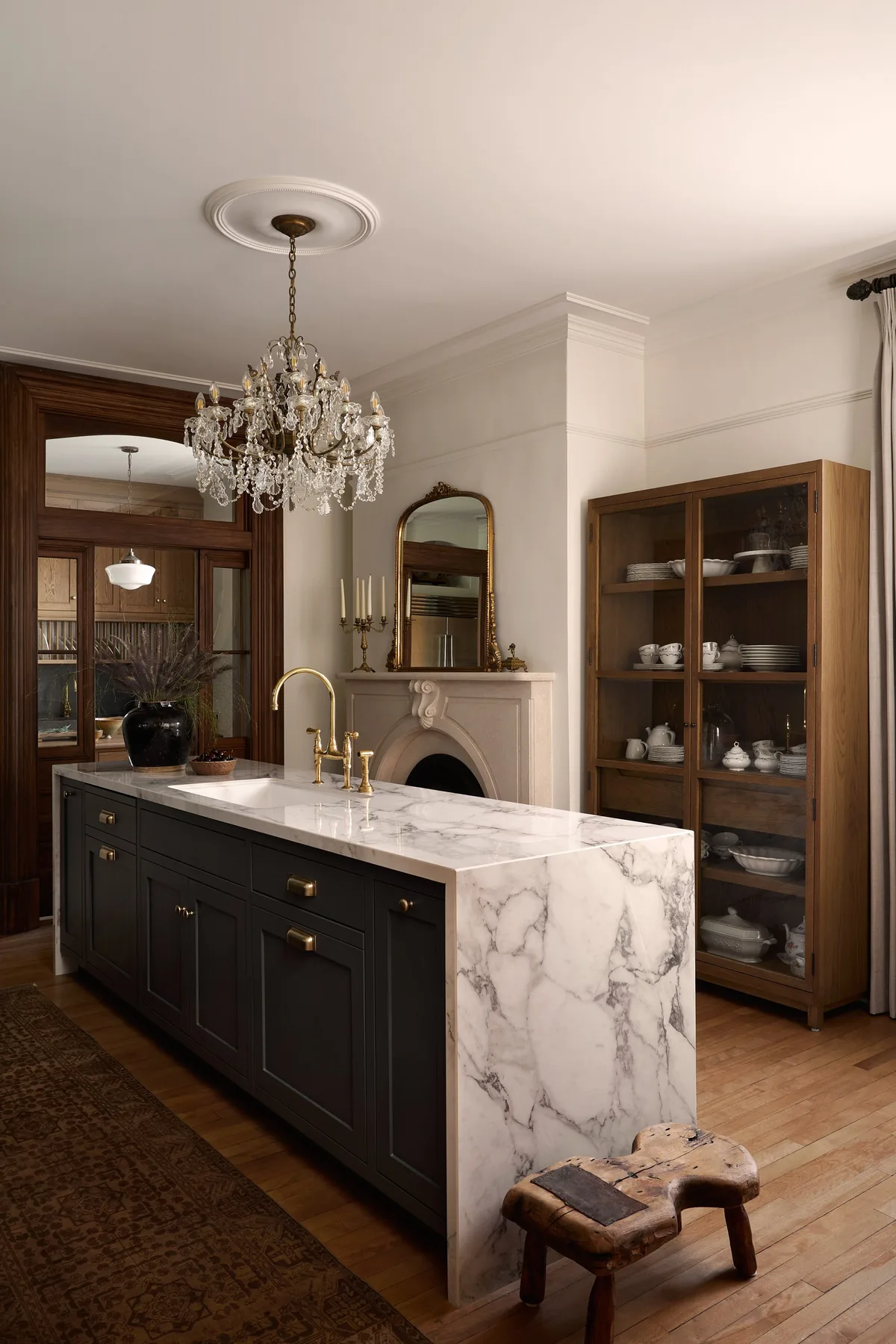 Room by Blanc Marine Intérieurs painted in White Dove