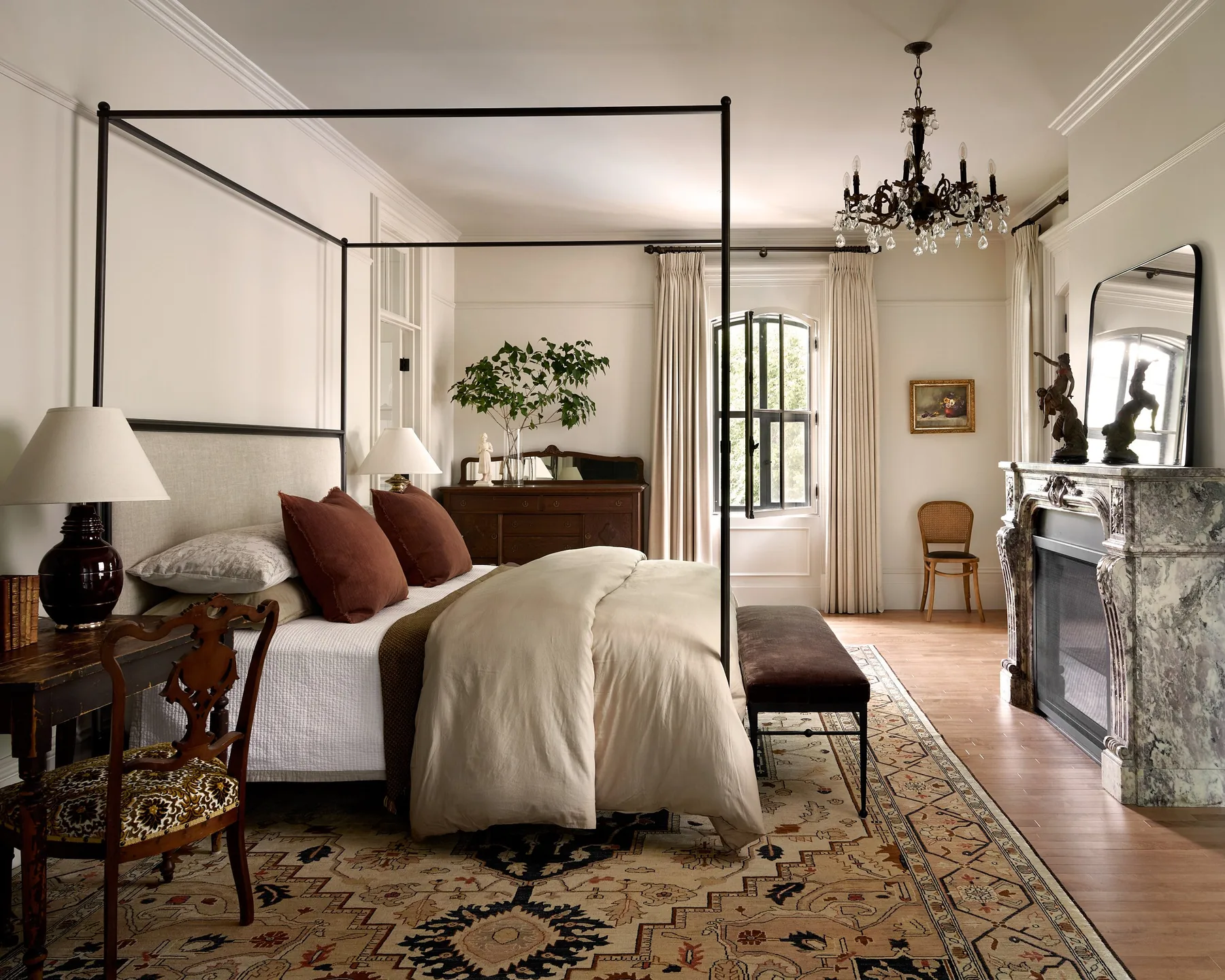 Room by Blanc Marine Intérieurs painted in White Dove