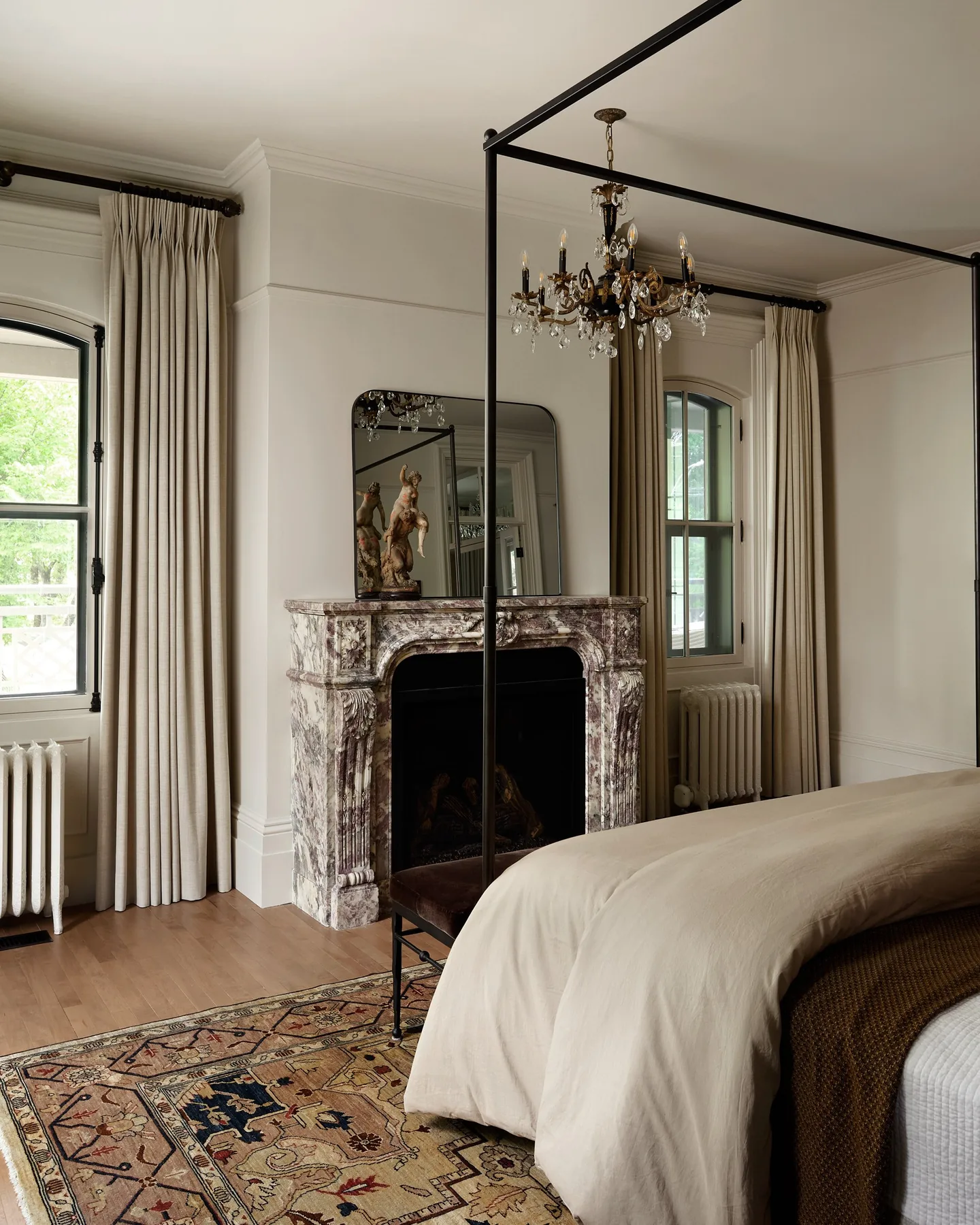 Room by Blanc Marine Intérieurs painted in White Dove